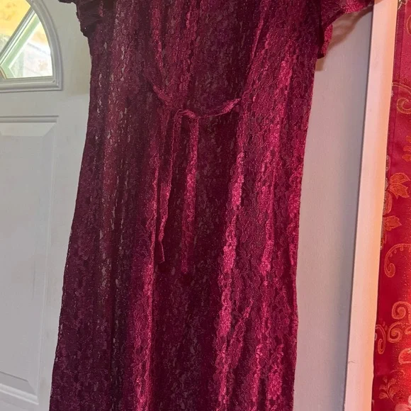 Elegant Lace Burgundy Dress - Picture 4 of 7